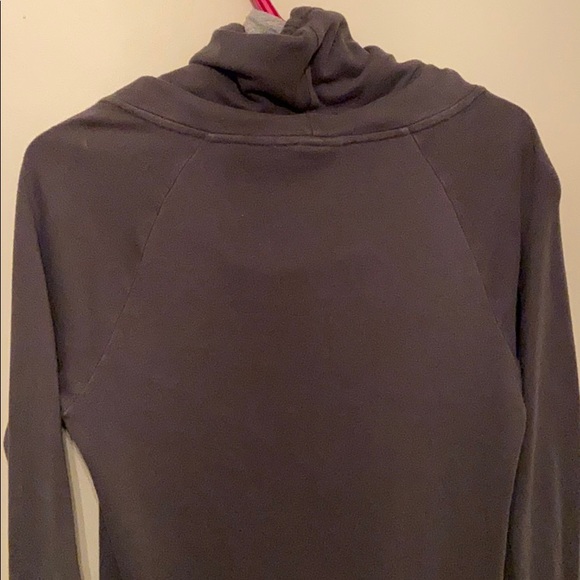 Women’s Cowl Neck Sweatshirt Size M - Picture 5 of 6